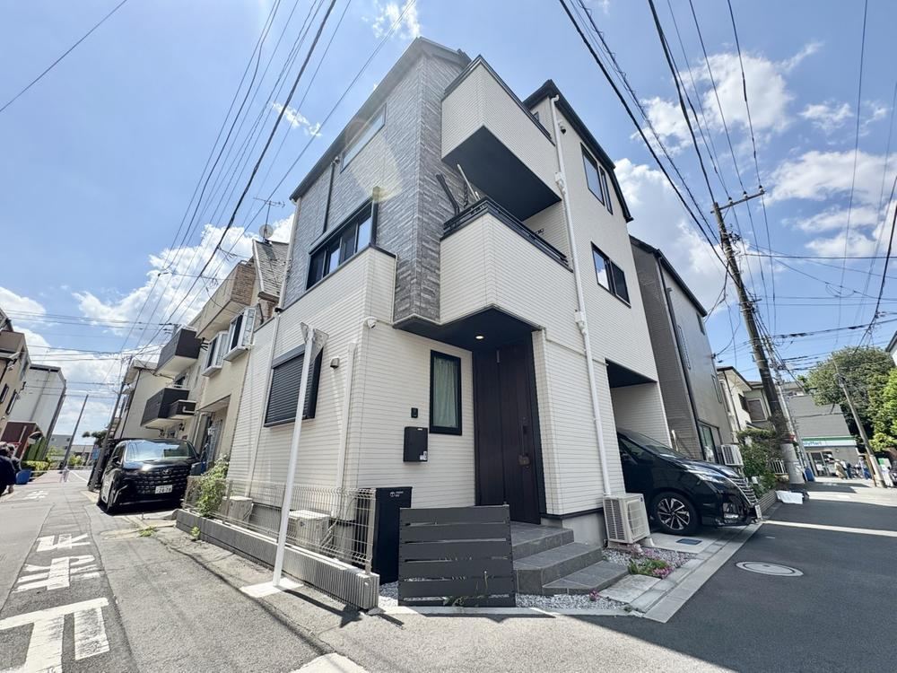 3LDK+S house in Itabashi Ward, Tokyo - Photo 1