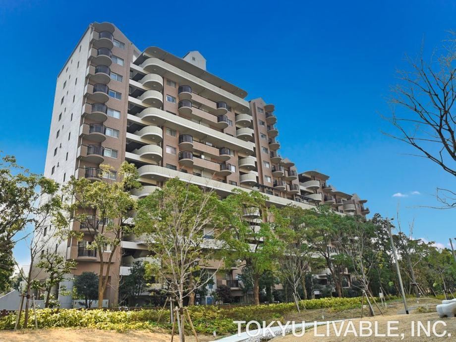 3LDK apartment in Higashinada Ward, Kobe, Hyogo - Photo 1