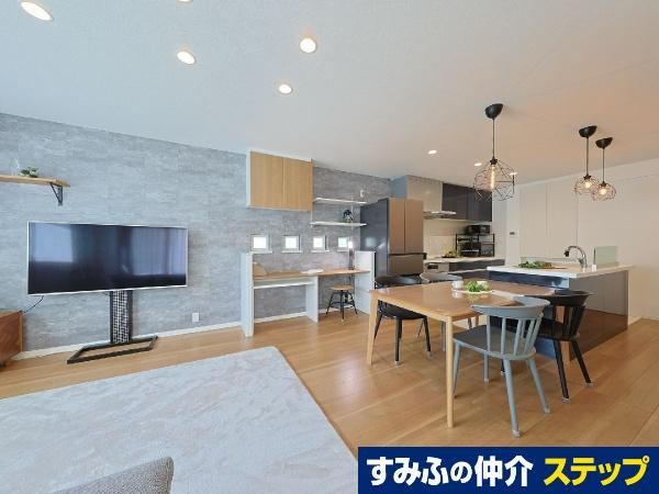 4LDK house in Mino, Osaka - Photo 1