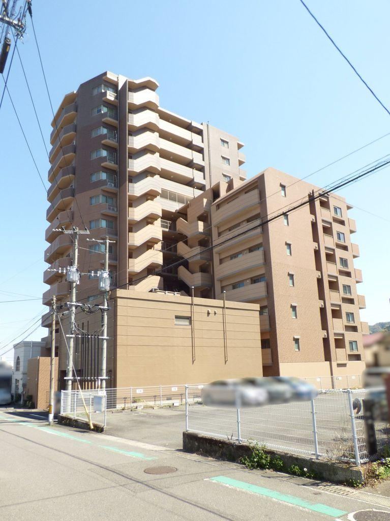 4LDK apartment in Beppu, Oita - Photo 1