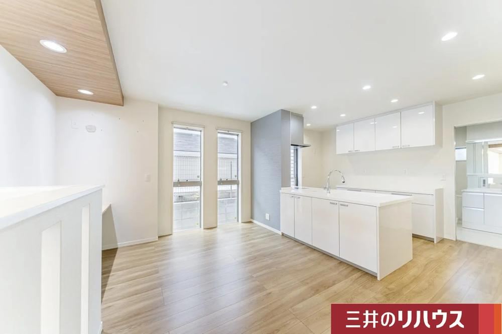 4LDK house in Higashinada Ward, Kobe, Hyogo - Photo 1