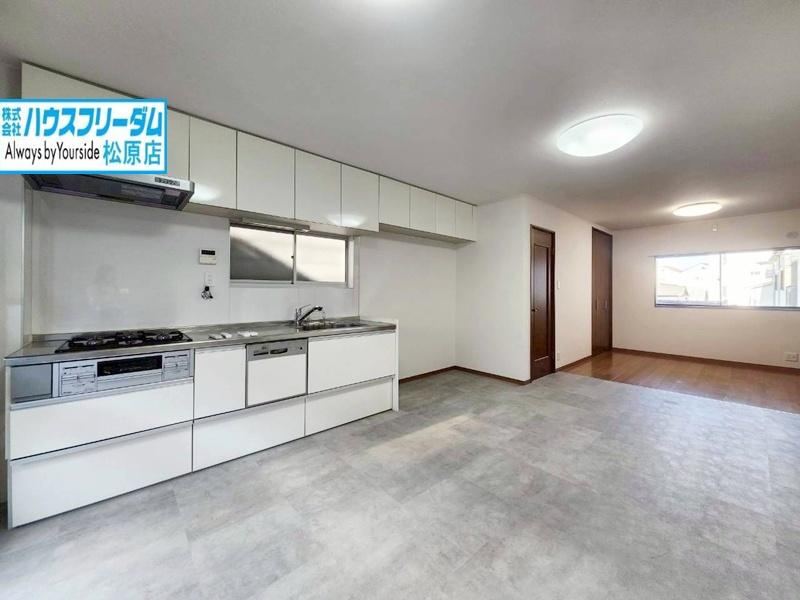 4LDK house in Hirano Ward, Osaka - Photo 1