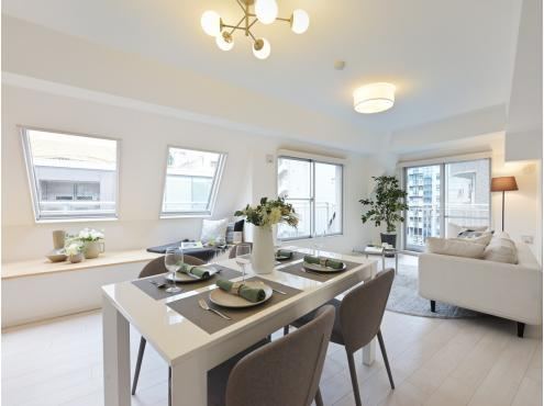 2LDK apartment in Minato Ward, Tokyo - Photo 1