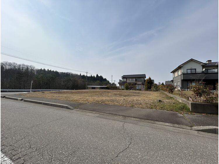 575 m² land in Nomi, Ishikawa - Photo 1