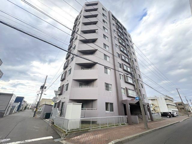 3LDK apartment in Nishi Ward, Sapporo, Hokkaido - Photo 1