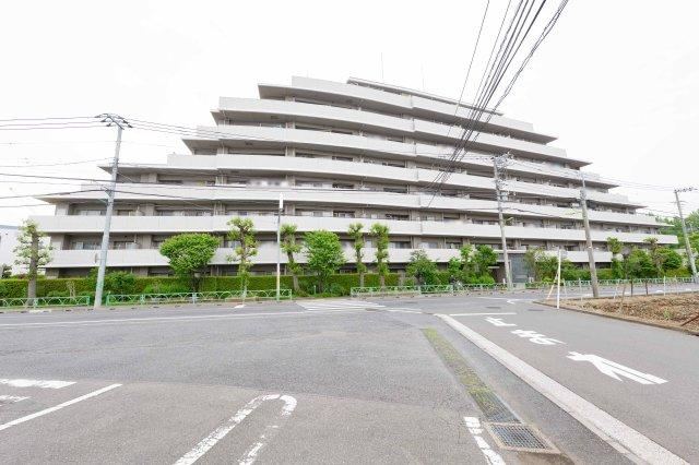 4LDK apartment in Setagaya Ward, Tokyo - Photo 1