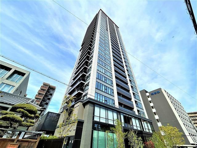 2LDK apartment in Kita Ward, Osaka - Photo 1