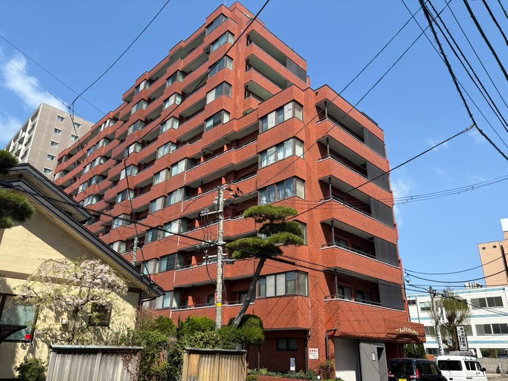 4LDK+S apartment in Akita, Akita - Photo 1