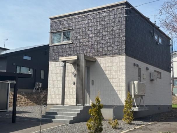 4LDK house in Muroran, Hokkaido - Photo 1