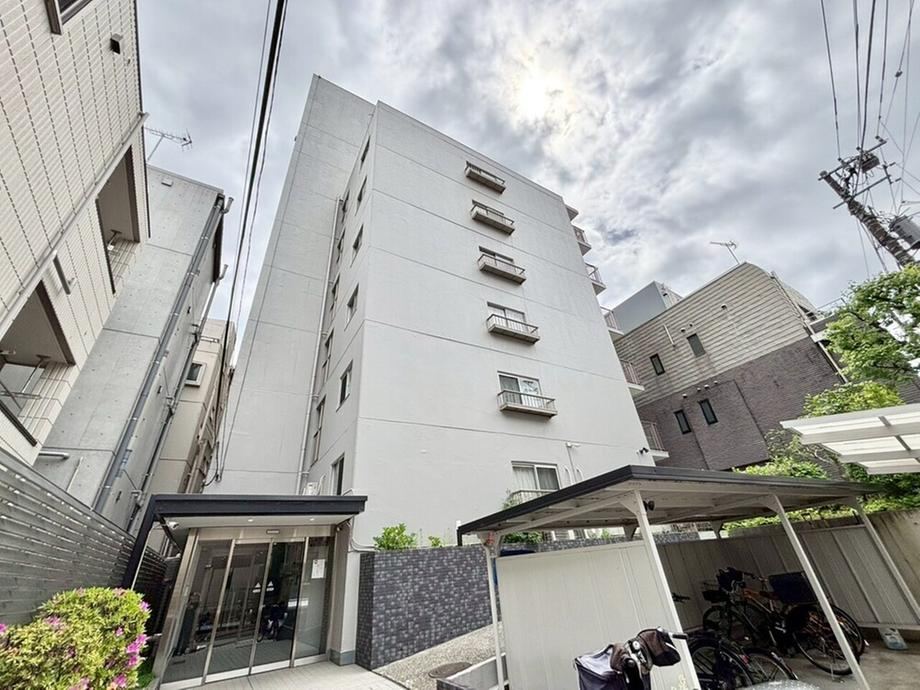 1LDK apartment in Shibuya Ward, Tokyo - Photo 1