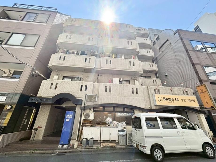 2DK+S apartment in Toshima Ward, Tokyo - Photo 1
