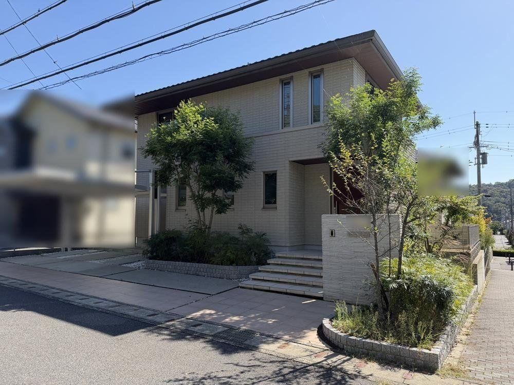4LDK house in Otsu, Shiga - Photo 1