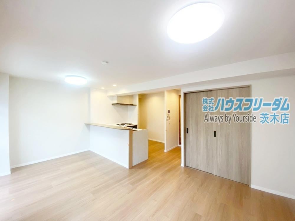 2LDK apartment in Suita, Osaka - Photo 1