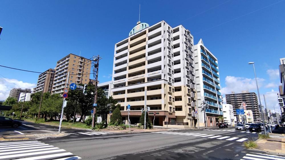 4LDK apartment in Chuo Ward, Sapporo, Hokkaido - Photo 1