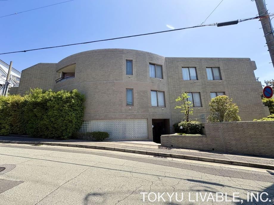 3LDK apartment in Nada Ward, Kobe, Hyogo - Photo 1