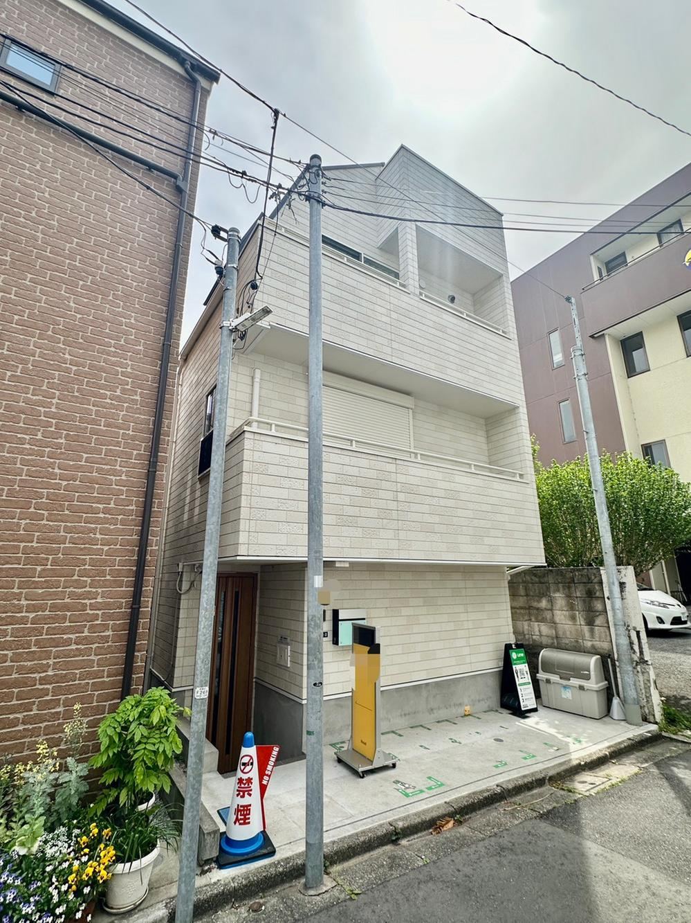 2LDK house in Shinjuku Ward, Tokyo - Photo 1