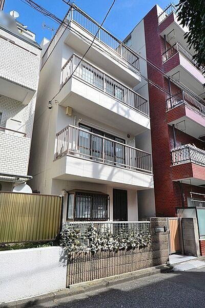 3LDK house in Bunkyo Ward, Tokyo - Photo 1