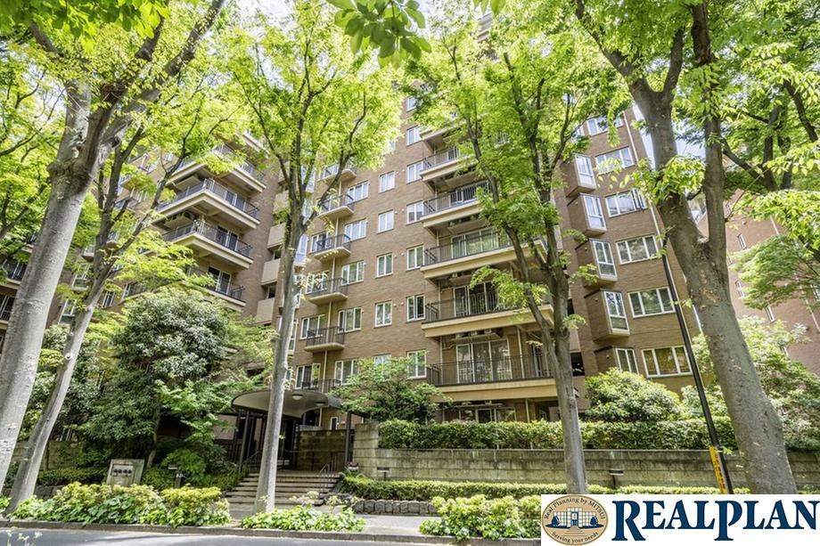 2LDK apartment in Shibuya Ward, Tokyo - Photo 1