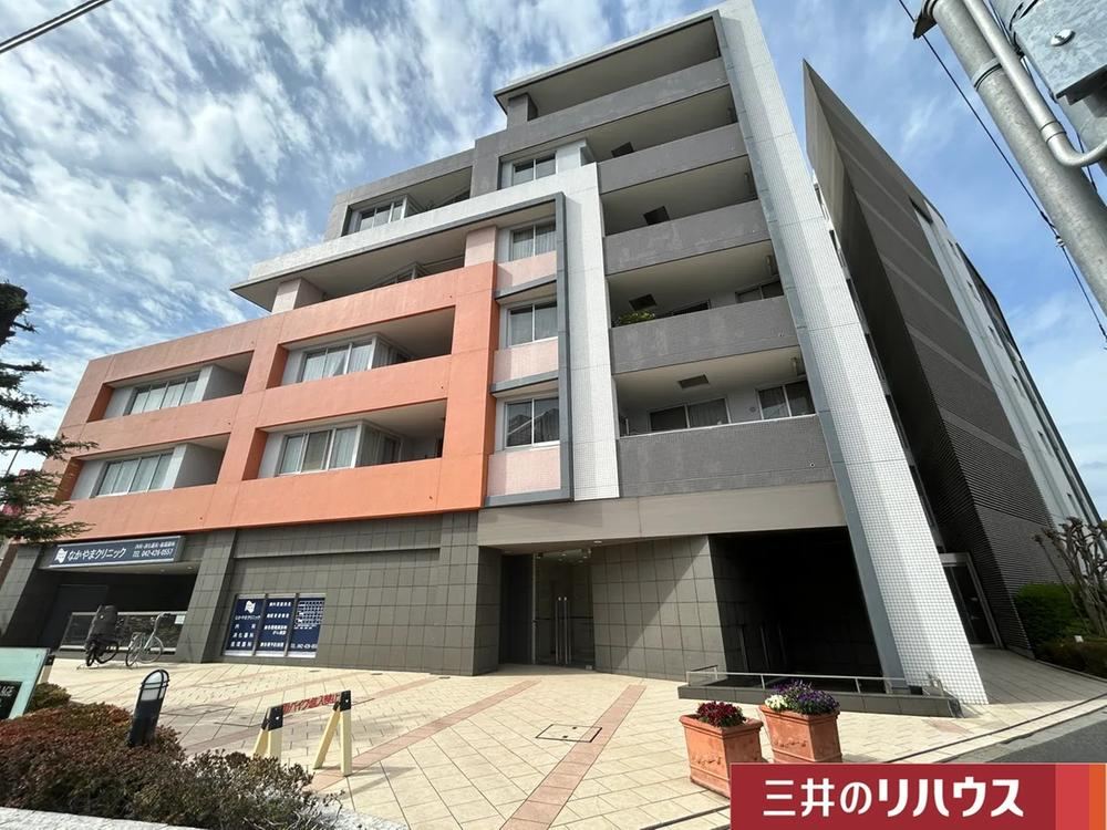 3LDK apartment in Chofu, Tokyo - Photo 1