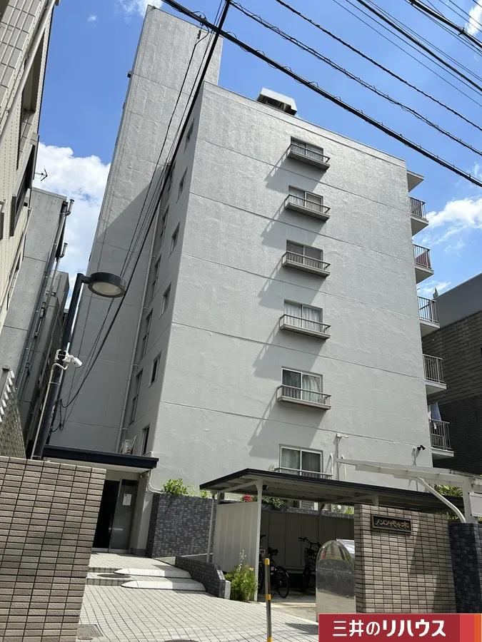1LDK apartment in Shibuya Ward, Tokyo - Photo 1