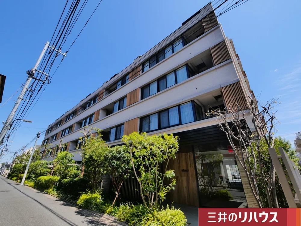 2LDK apartment in Toshima Ward, Tokyo - Photo 1
