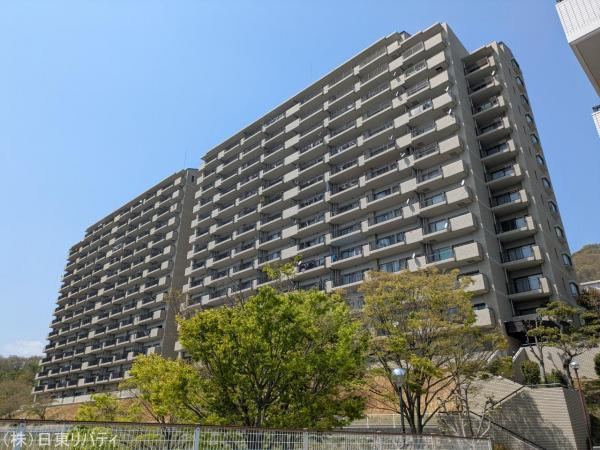 4LDK apartment in Nishi Ward, Hiroshima - Photo 1