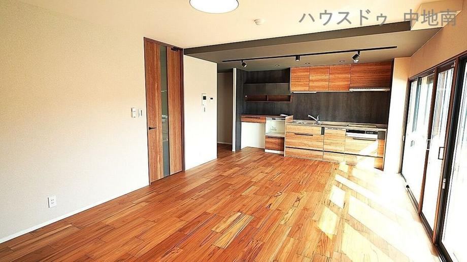 2LDK apartment in Himeji, Hyogo - Photo 1