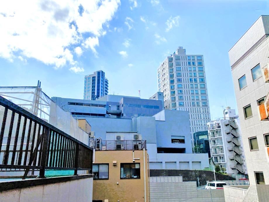 2LDK apartment in Minato Ward, Tokyo - Photo 1