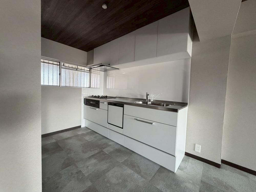 2LDK apartment in Hirano Ward, Osaka - Photo 1