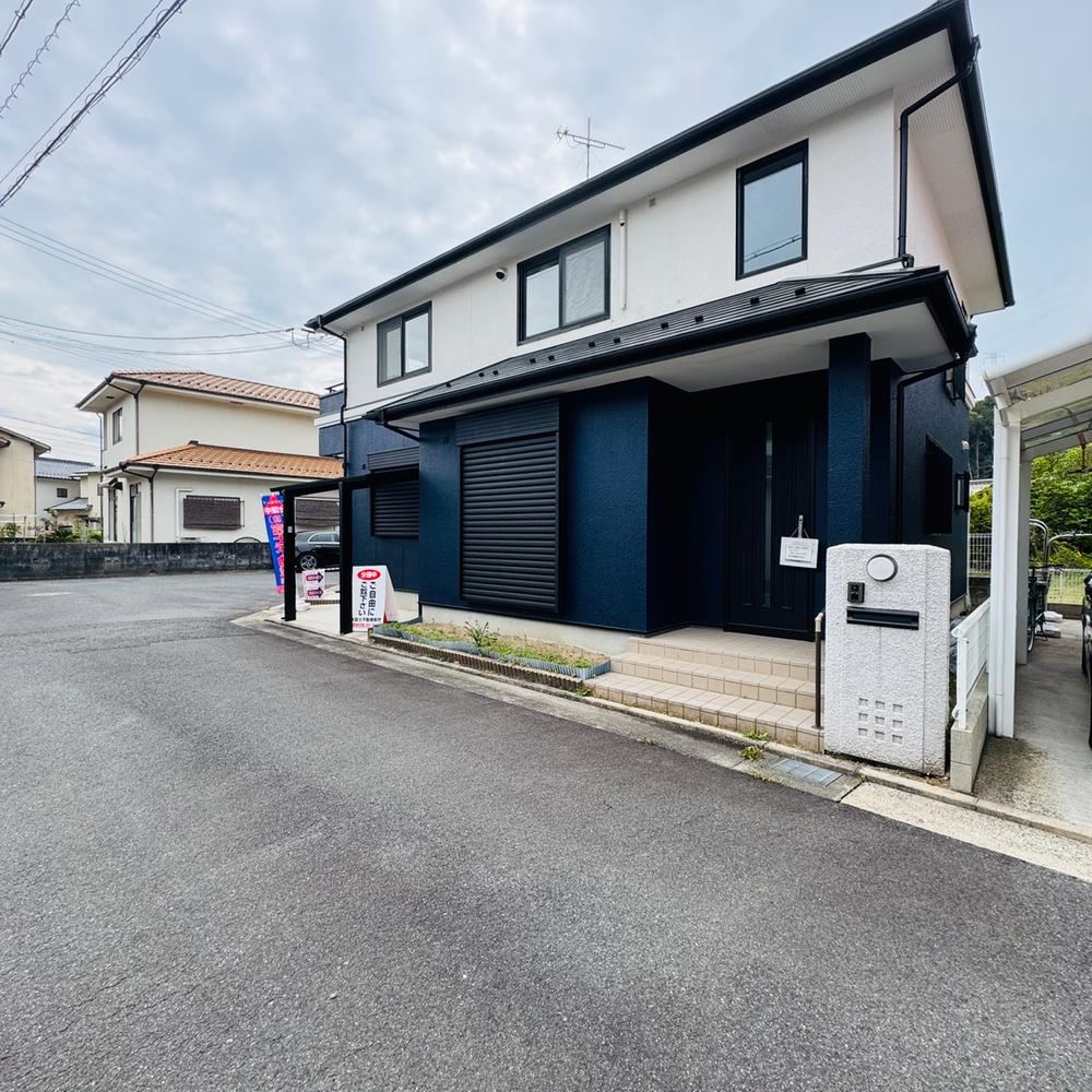 4LDK+S house in Asaminami Ward, Hiroshima - Photo 1