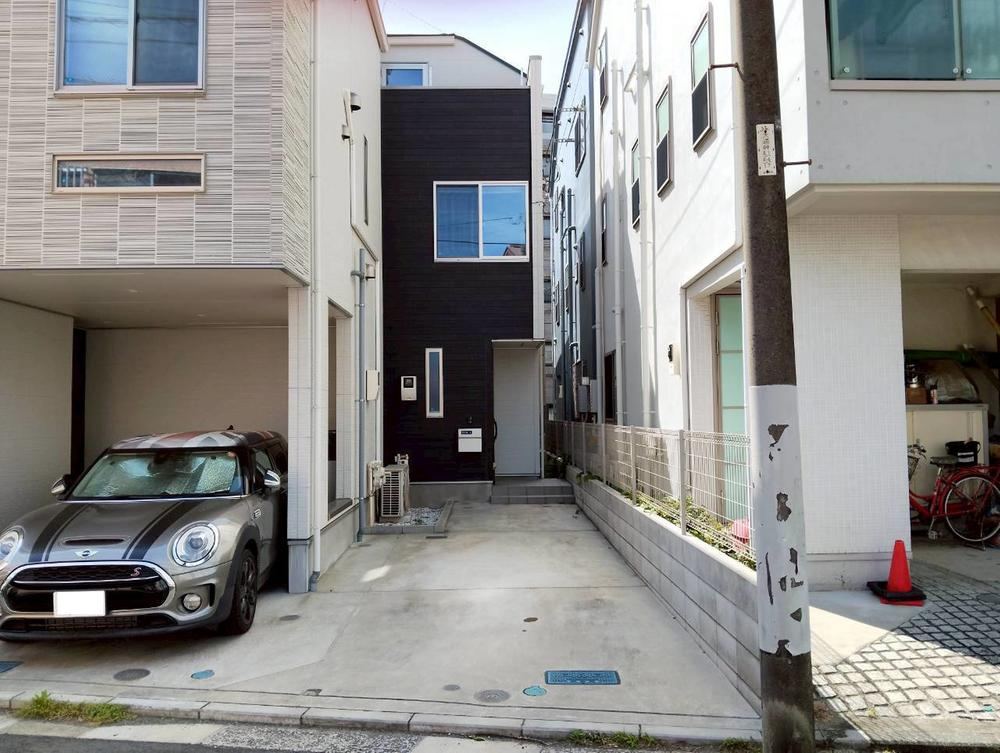 3LDK house in Isogo Ward, Yokohama, Kanagawa - Photo 1