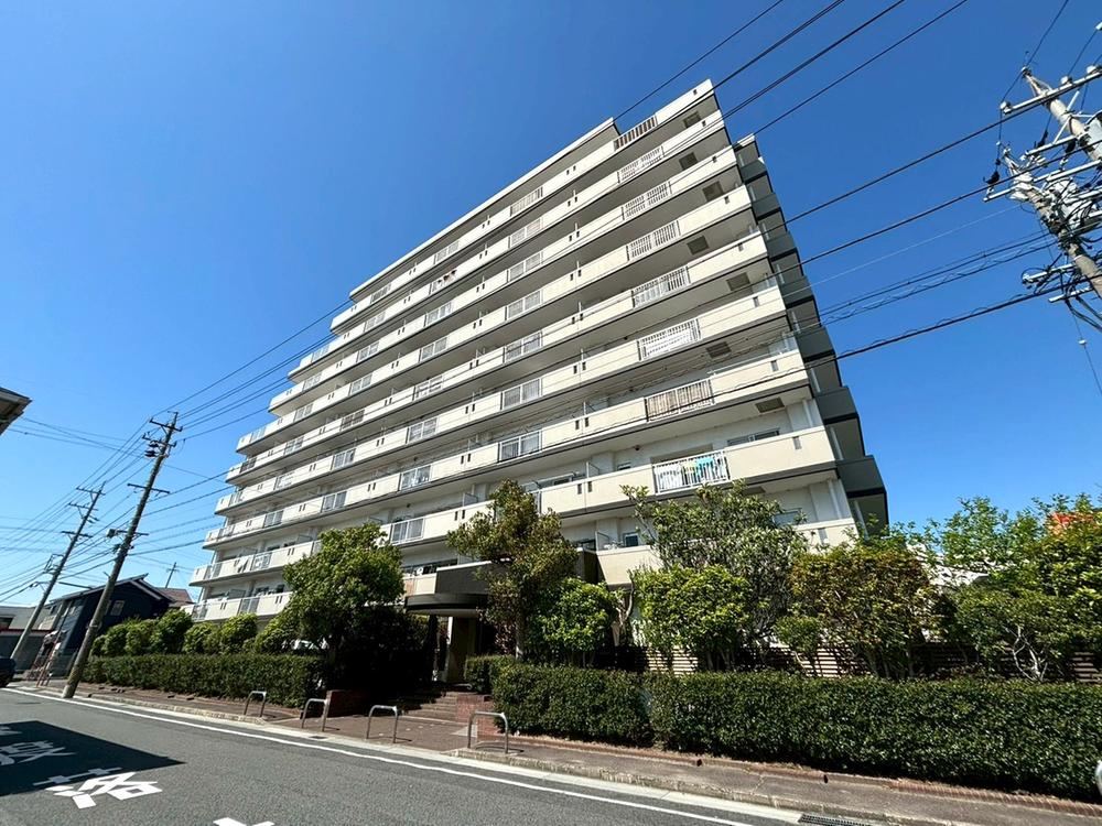 4LDK apartment in Yokkaichi, Mie - Photo 1