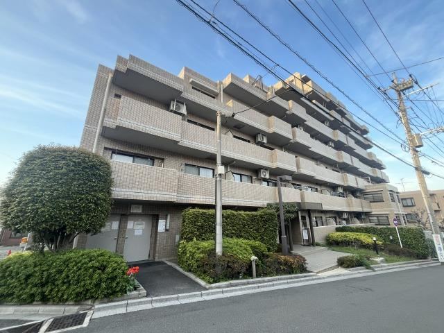 3LDK apartment in Sakura Ward, Saitama - Photo 1