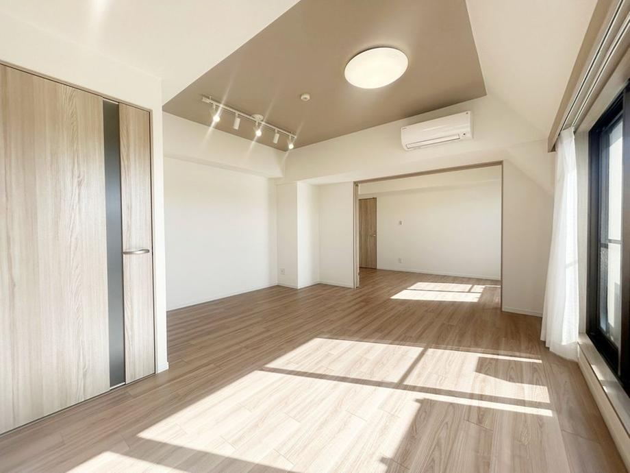 2LDK apartment in Nakano Ward, Tokyo - Photo 1