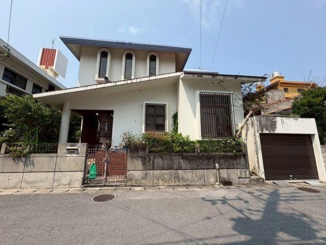 7LDK house in Urasoe, Okinawa - Photo 1