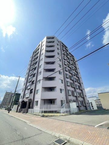 3LDK apartment in Nishi Ward, Sapporo, Hokkaido - Photo 1