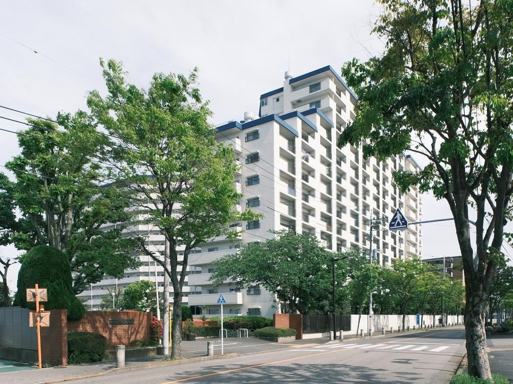 2LDK apartment in Katsushika Ward, Tokyo - Photo 1