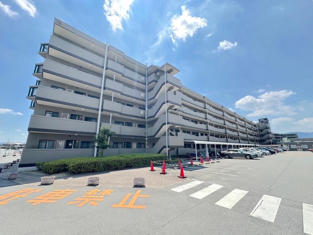 3LDK apartment in Yamatotakada, Nara - Photo 1