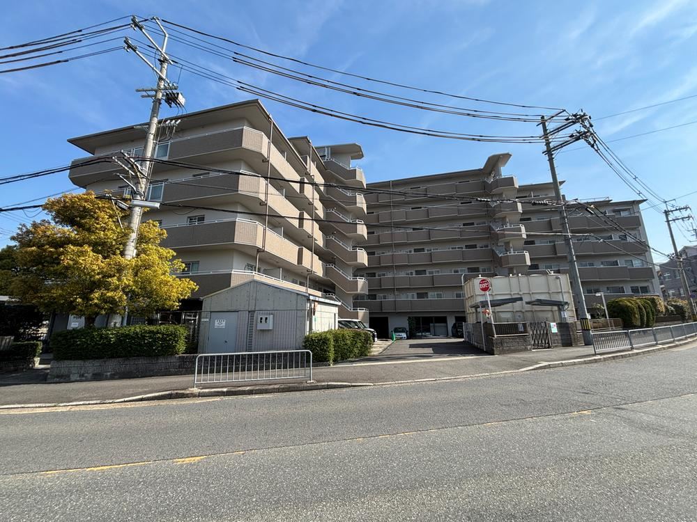 3LDK apartment in Uji, Kyoto - Photo 1