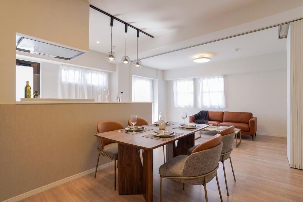 2LDK apartment in Shinjuku Ward, Tokyo - Photo 1