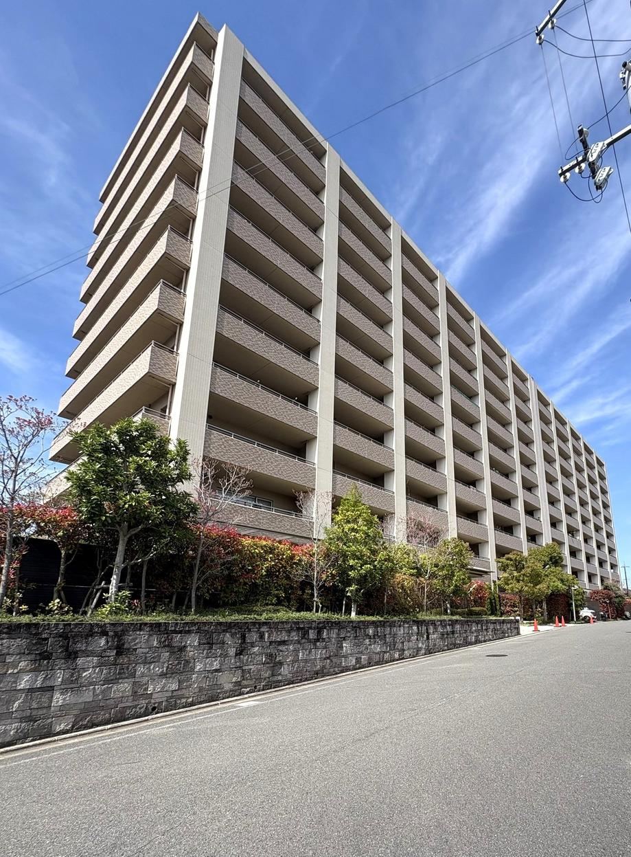 4LDK apartment in Shimamoto, Mishima District, Osaka - Photo 1