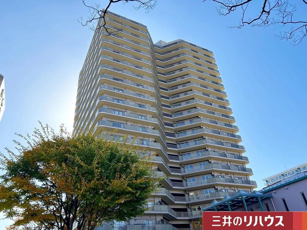 3LDK+S apartment in Miyagino Ward, Sendai, Miyagi - Photo 1