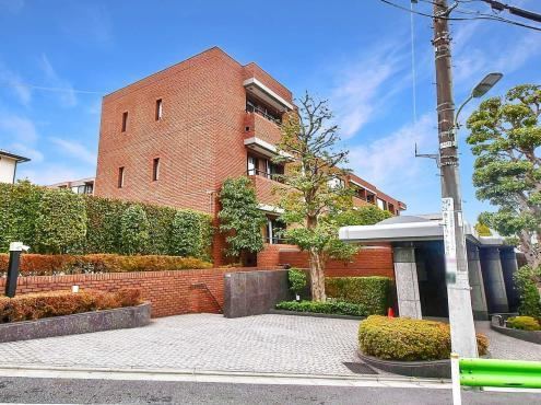4LDK apartment in Ota Ward, Tokyo - Photo 1