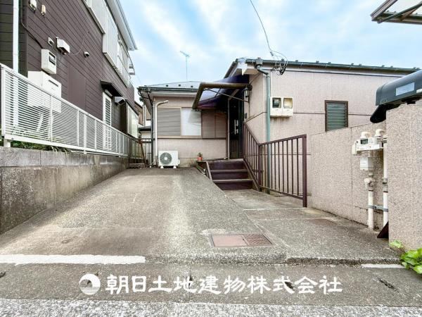 4LDK house in Asahi Ward, Yokohama, Kanagawa - Photo 1