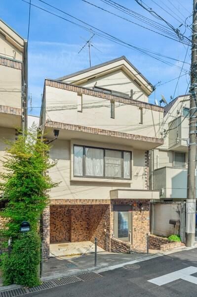 4LDK house in Meguro Ward, Tokyo - Photo 1