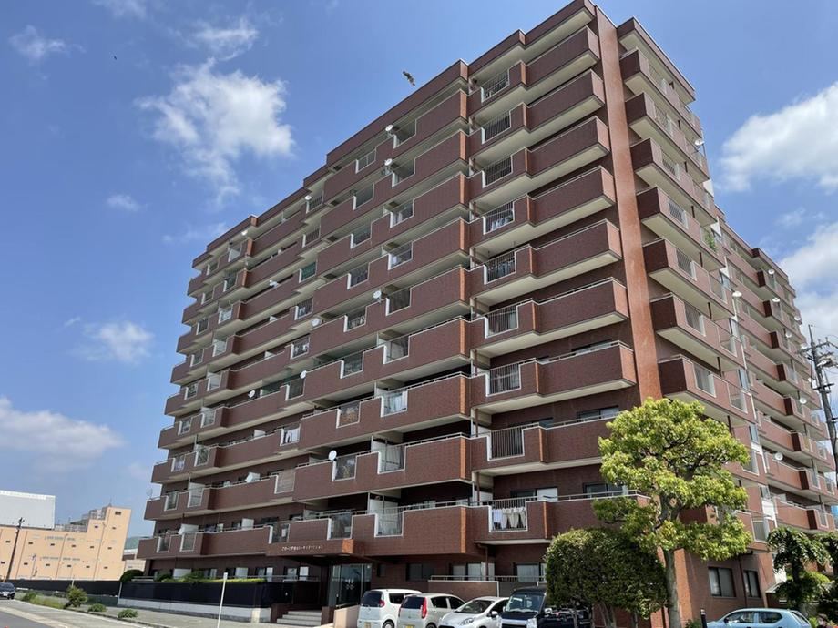 4LDK apartment in Shunan, Yamaguchi - Photo 1