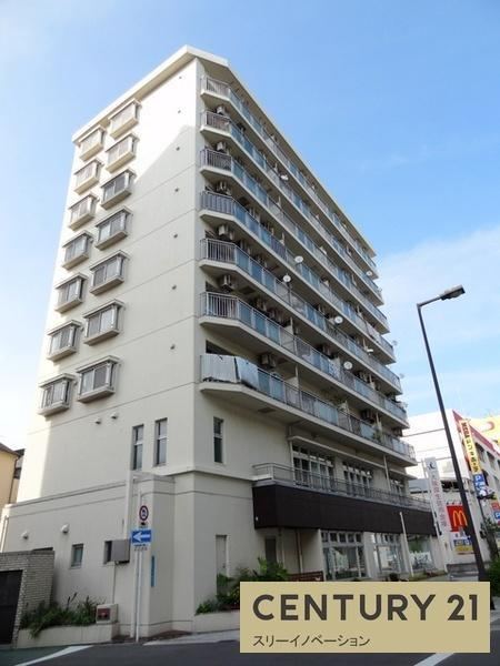 3LDK apartment in Minato Ward, Osaka - Photo 1