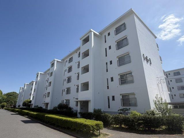 4LDK apartment in Shiroi, Chiba - Photo 1