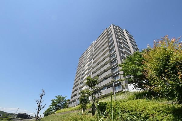 4LDK apartment in Miyoshi, Aichi - Photo 1