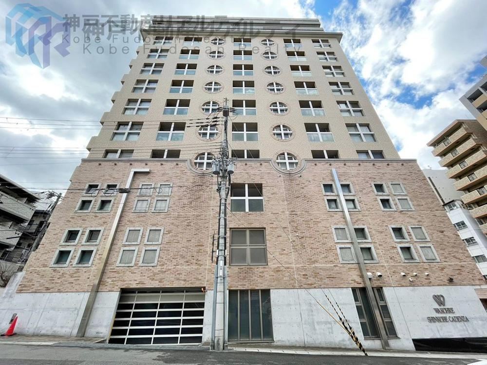 3LDK apartment in Chuo Ward, Kobe, Hyogo - Photo 1